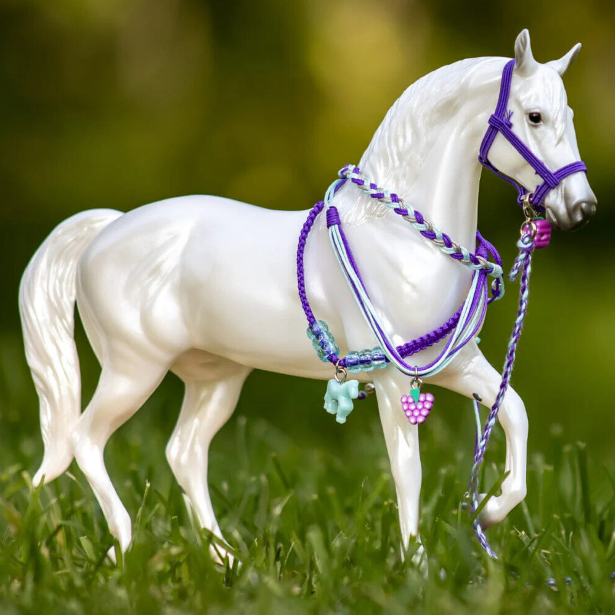 Breyer 4 Ever Friends Gift Set, Purple Power