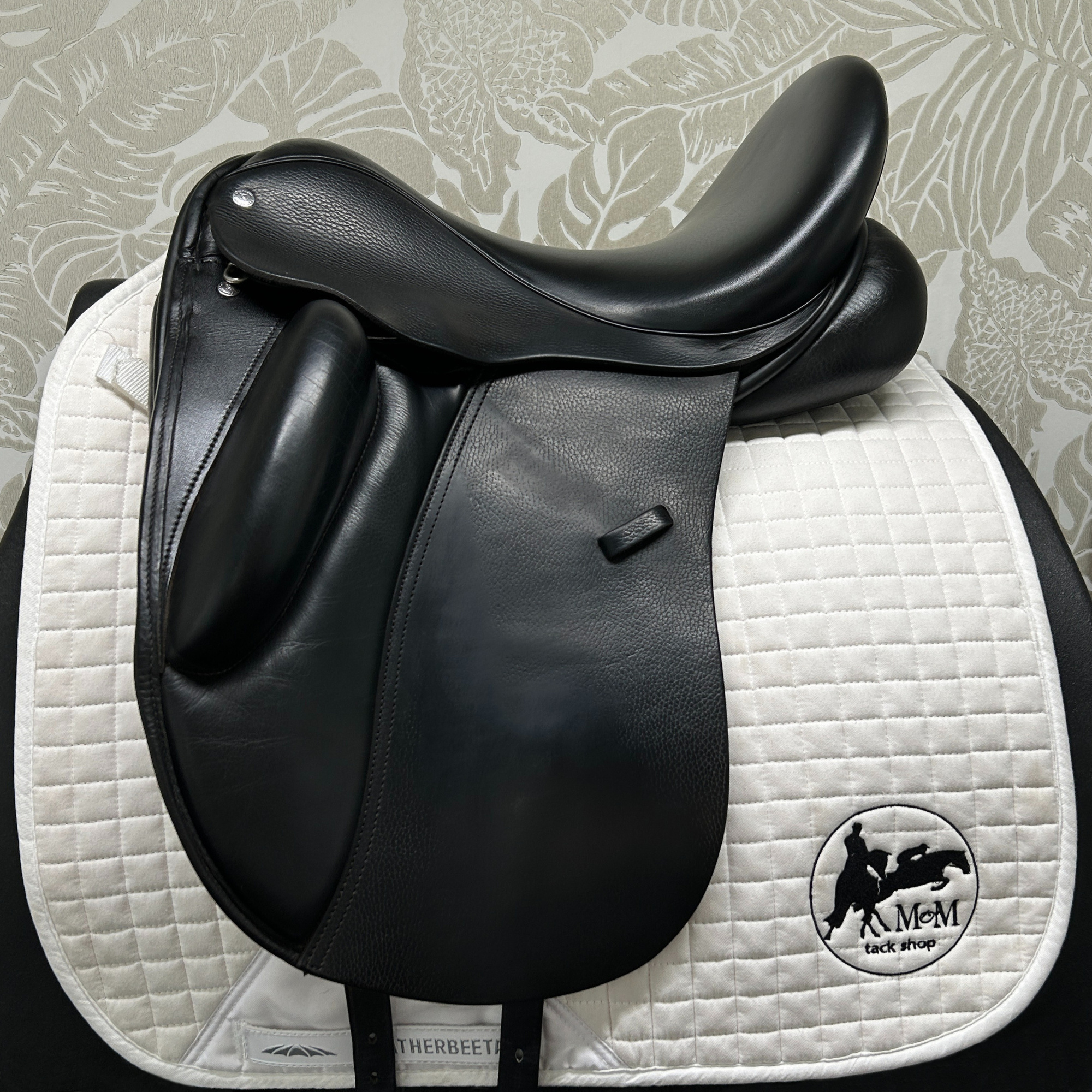 Used 17" Custom Wolfgang Signature Solo Dressage Saddle