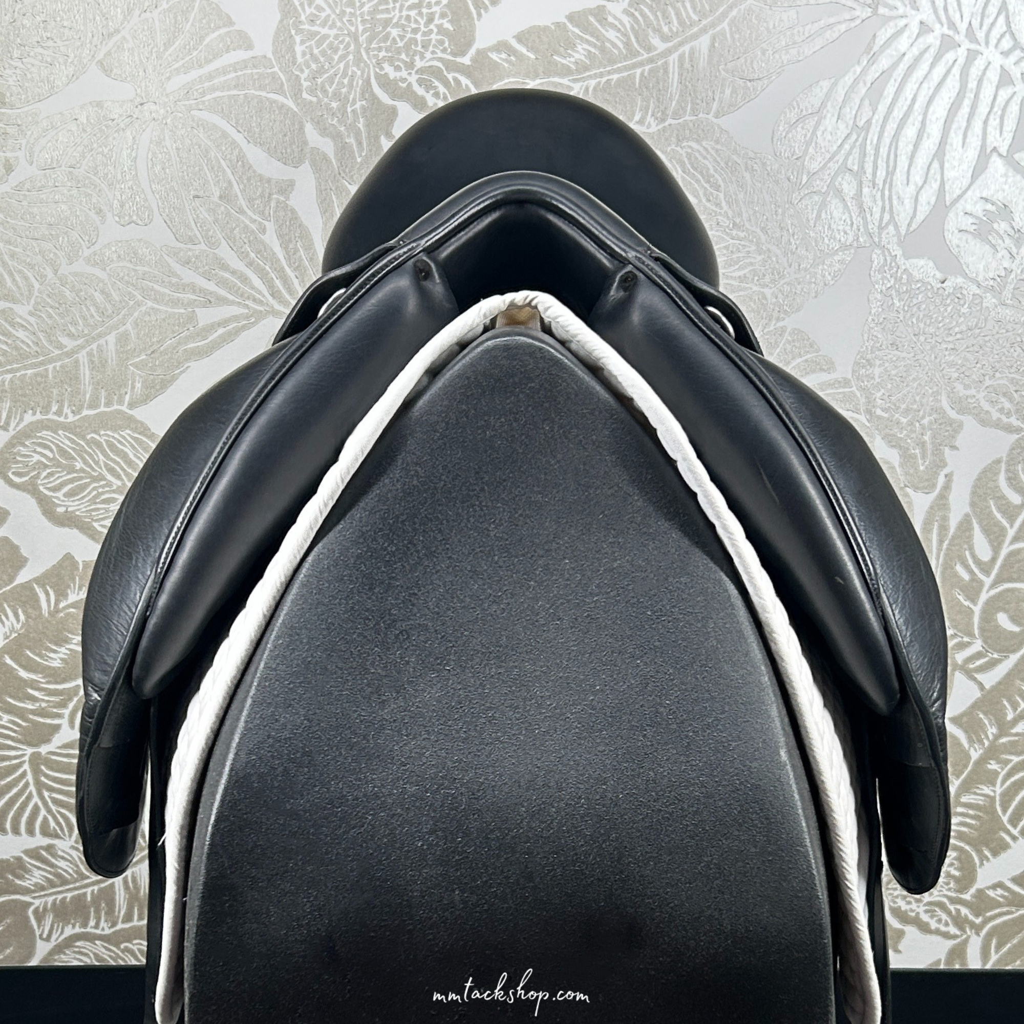 Used Dynamic Monoflap Dressage Saddle