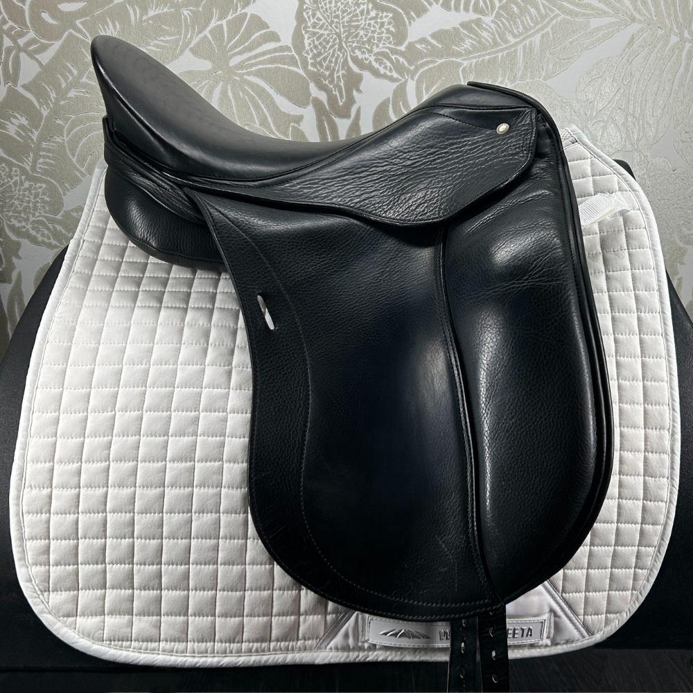 Image of 17.5" used Schleese Infinity dressage saddle&
