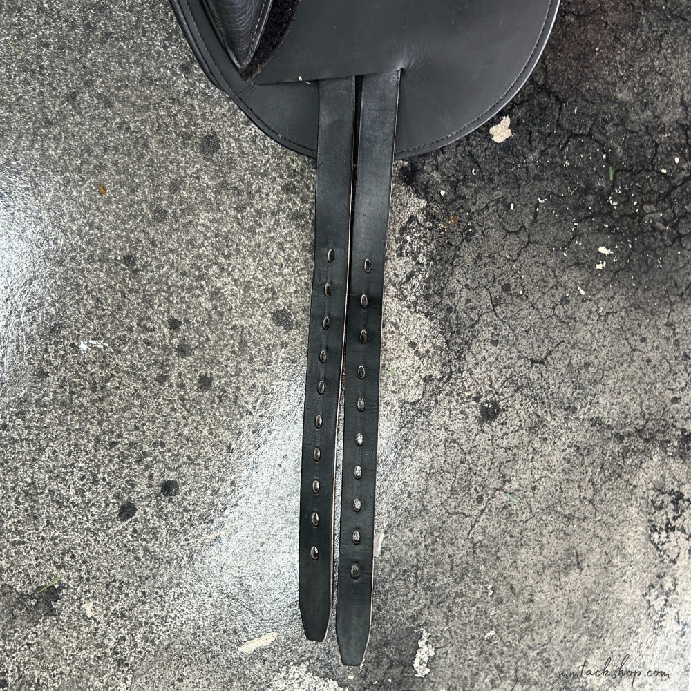 Image of 17.5" used Schleese Infinity dressage saddle&