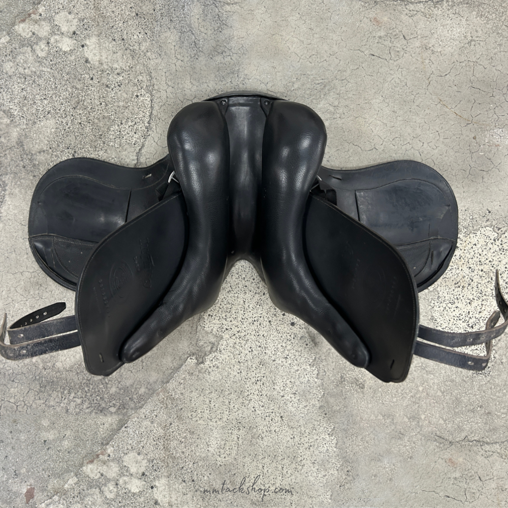Image of 17.5" used Schleese Infinity dressage saddle&