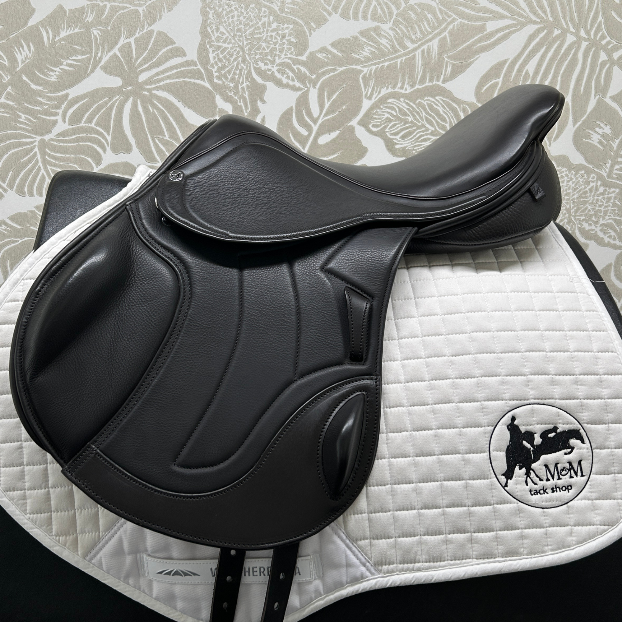 Albion K4 Sport MonoFlap Jump Saddle 17.5" Med/Wide