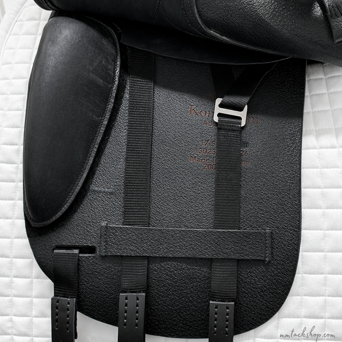 Albion Kontinuum Dressage Saddle 17.5" Med/Wide