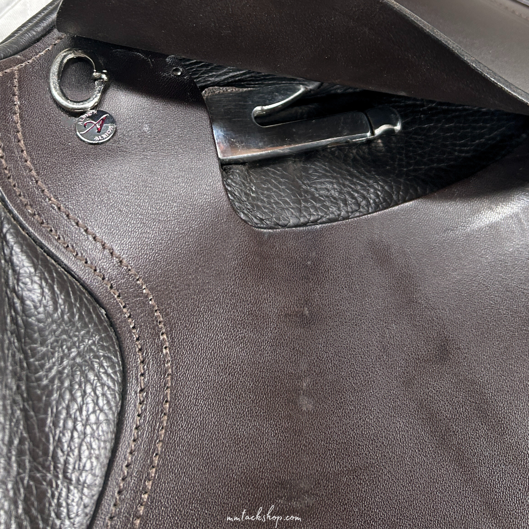 DEMO 17.5" Albion Kontrol Flat Forward Jump Saddle, Wide