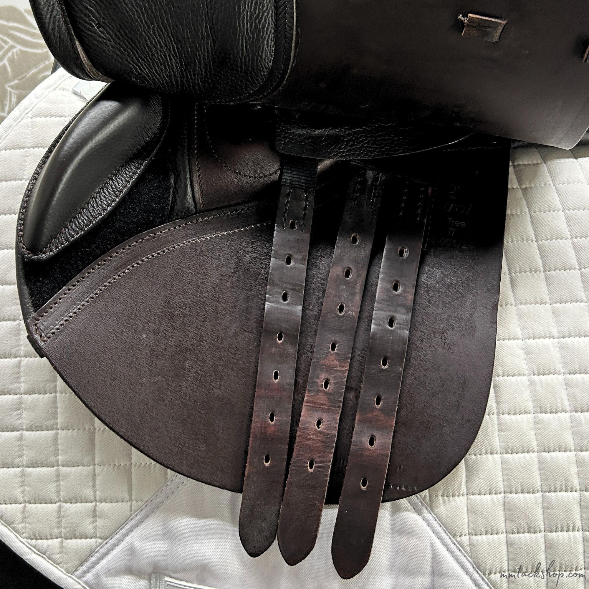 DEMO 17.5" Albion Kontrol Flat Forward Jump Saddle, Wide