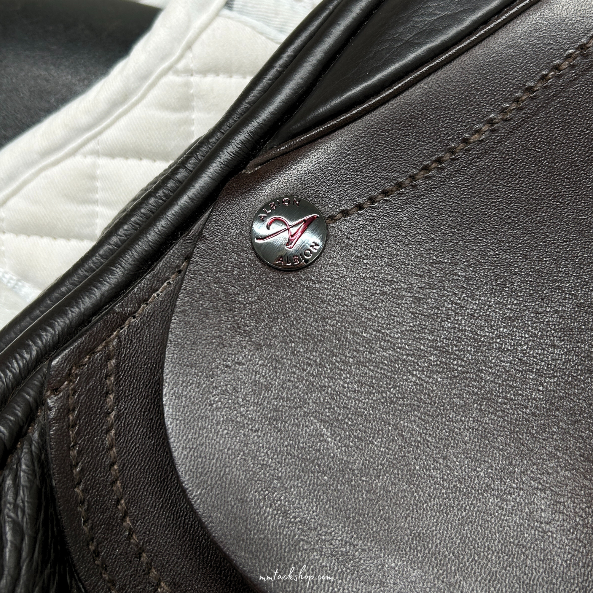 DEMO 17.5" Albion Kontrol Flat Forward Jump Saddle, Wide