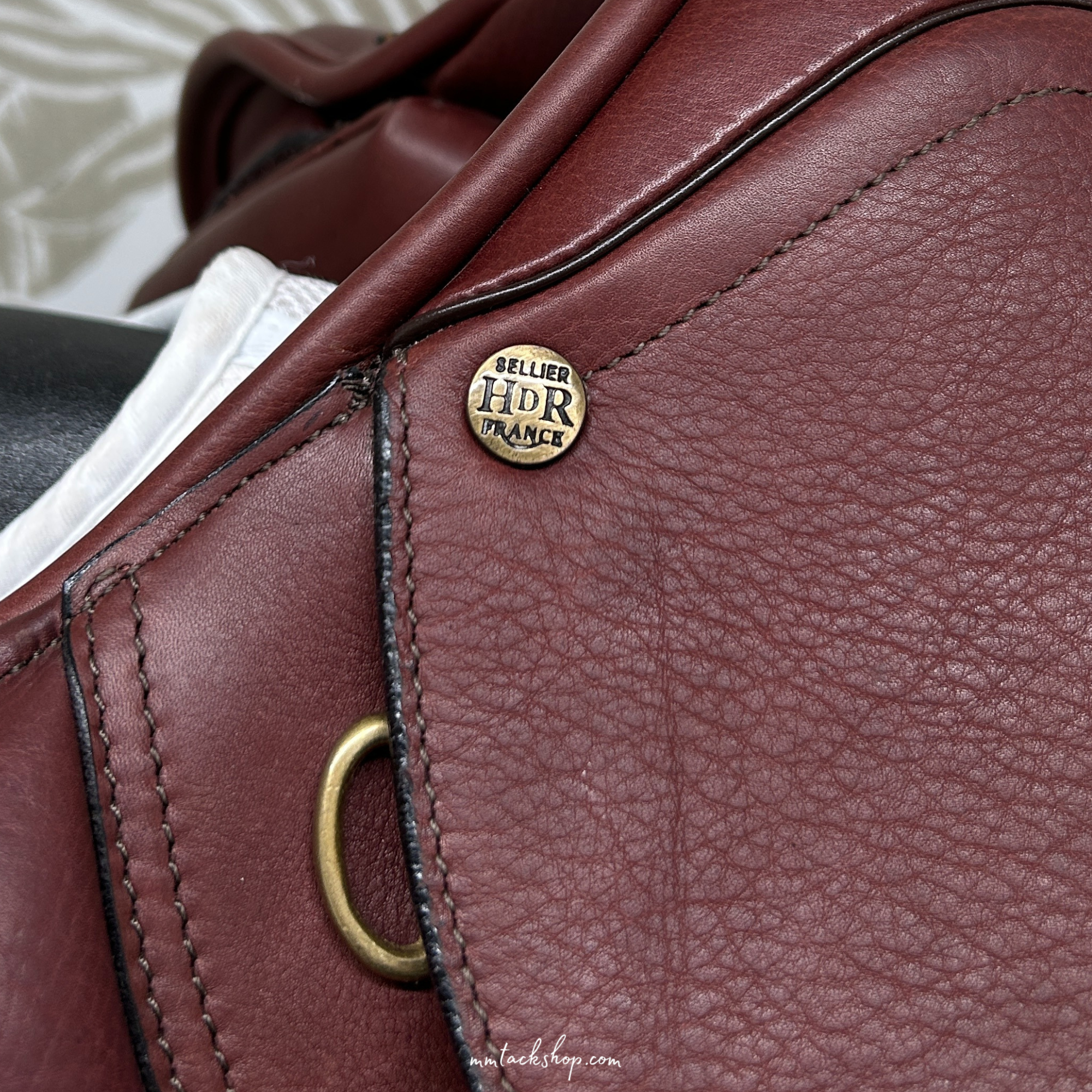 DEMO 17" HDR Laureate IGP Close Contact Saddle