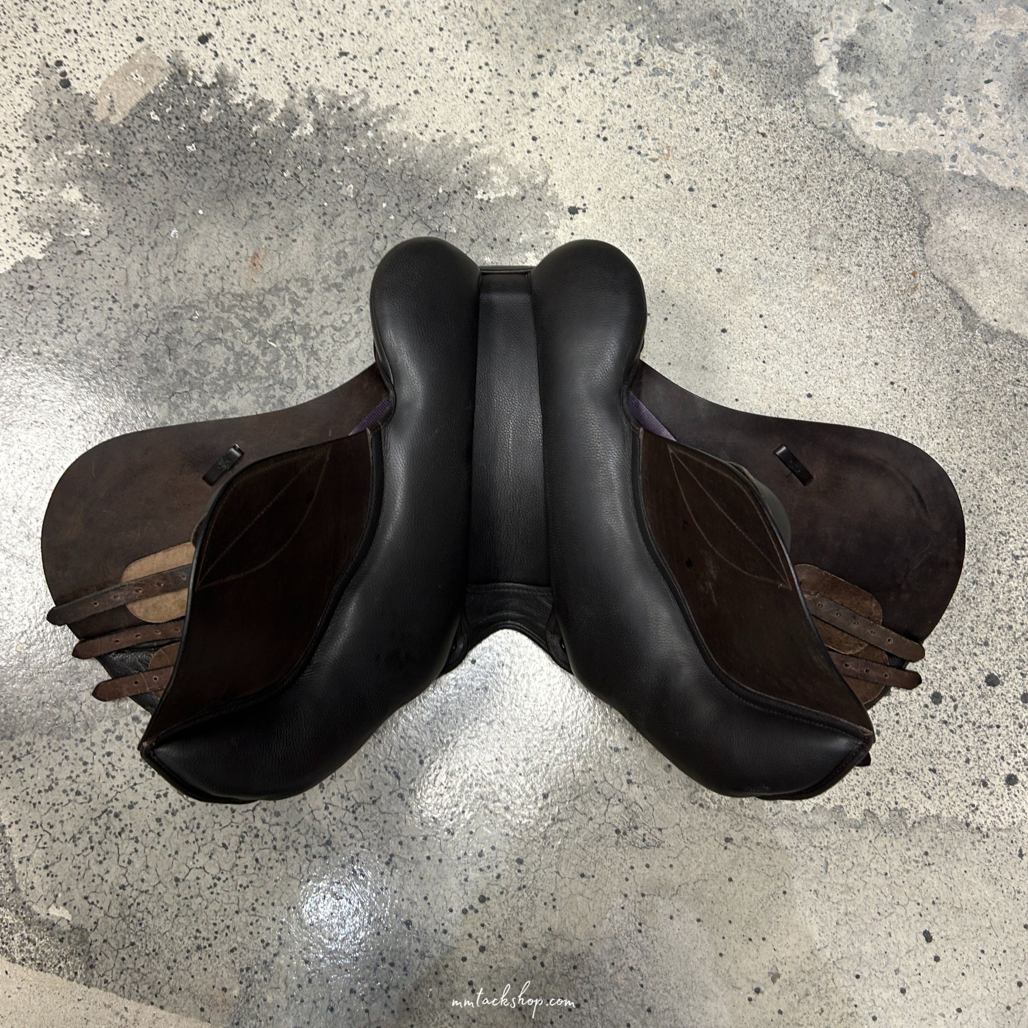 DEMO 17.5" Kent & Masters General Purpose Flat Back Saddle