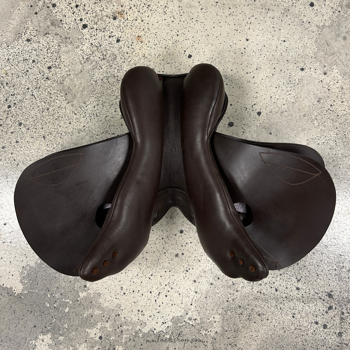 Fairfax Deluxe Dual Flap Jump Saddle, 18"