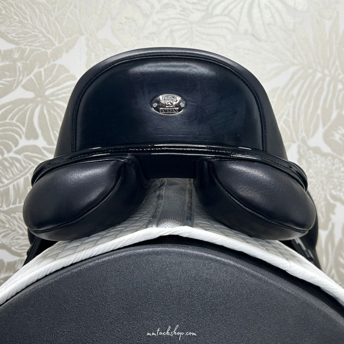 Fairfax World Class II Dressage Saddle, Full Panel 17.5"