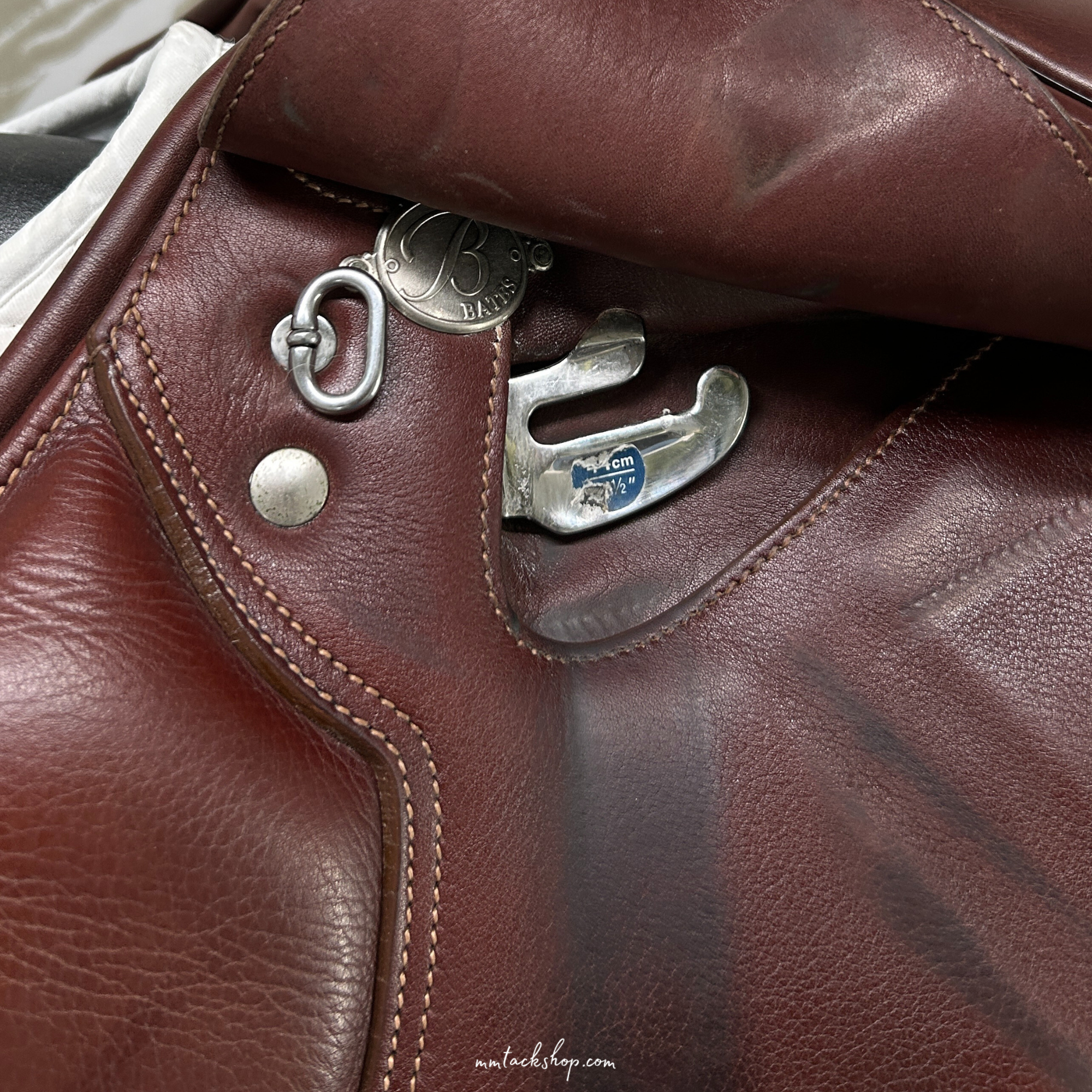 Used 17.5" Bates Elevation Close Contact Saddle