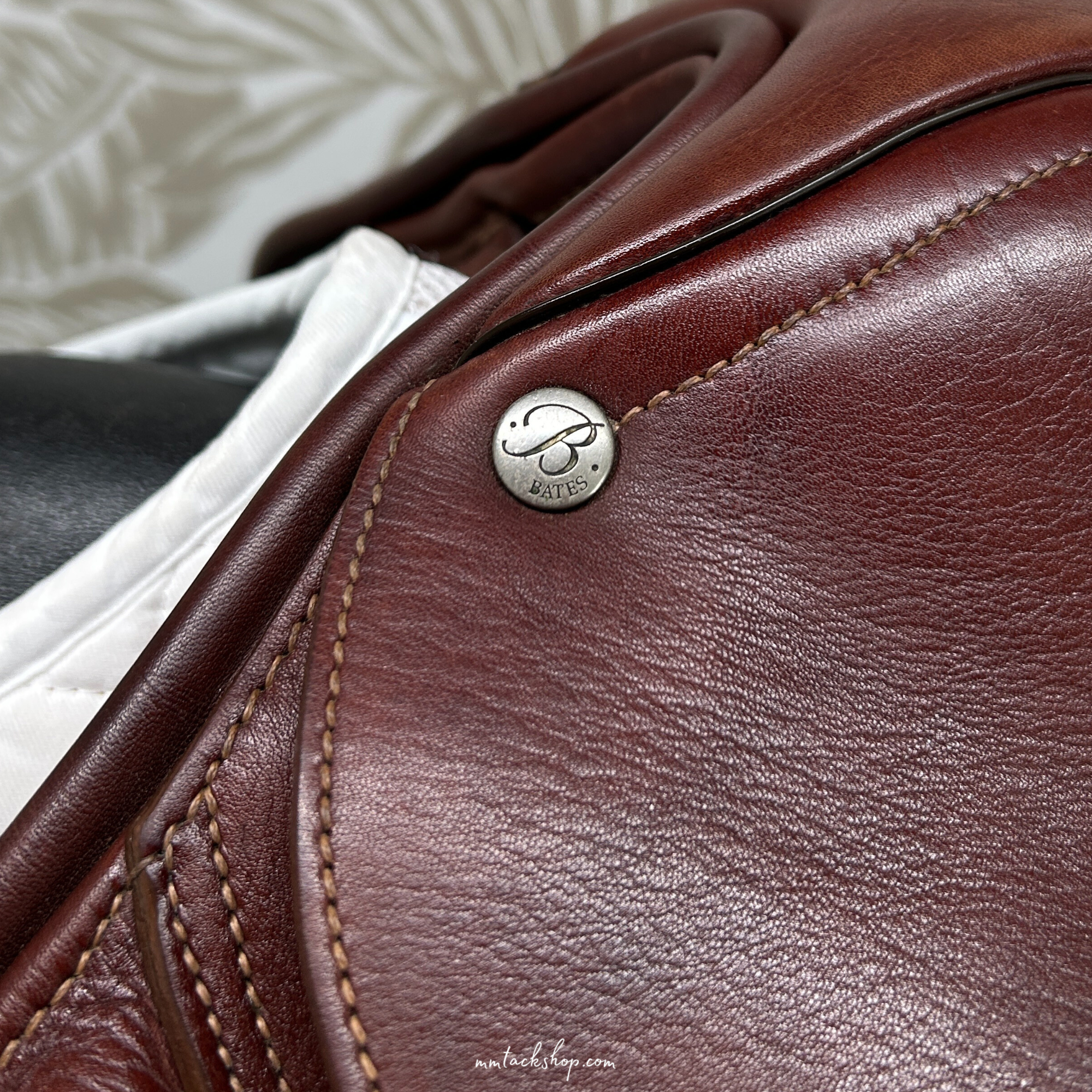 Used 17.5" Bates Elevation Close Contact Saddle