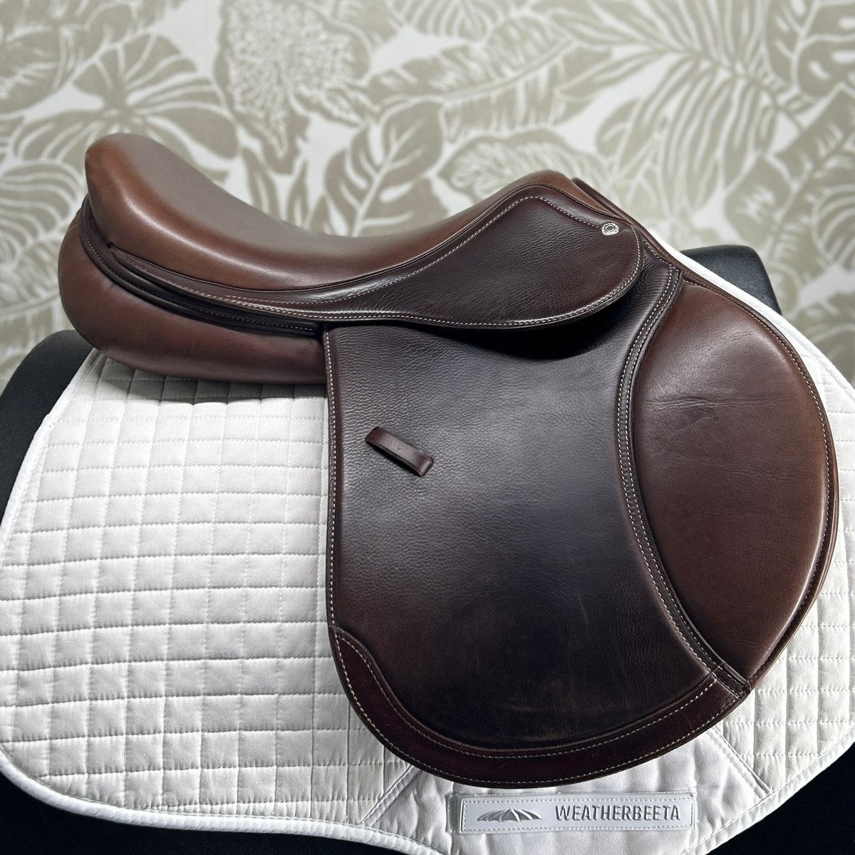Used 17" Intrepid Pro-Trainer Arwen Deluxe Close Contact Saddle