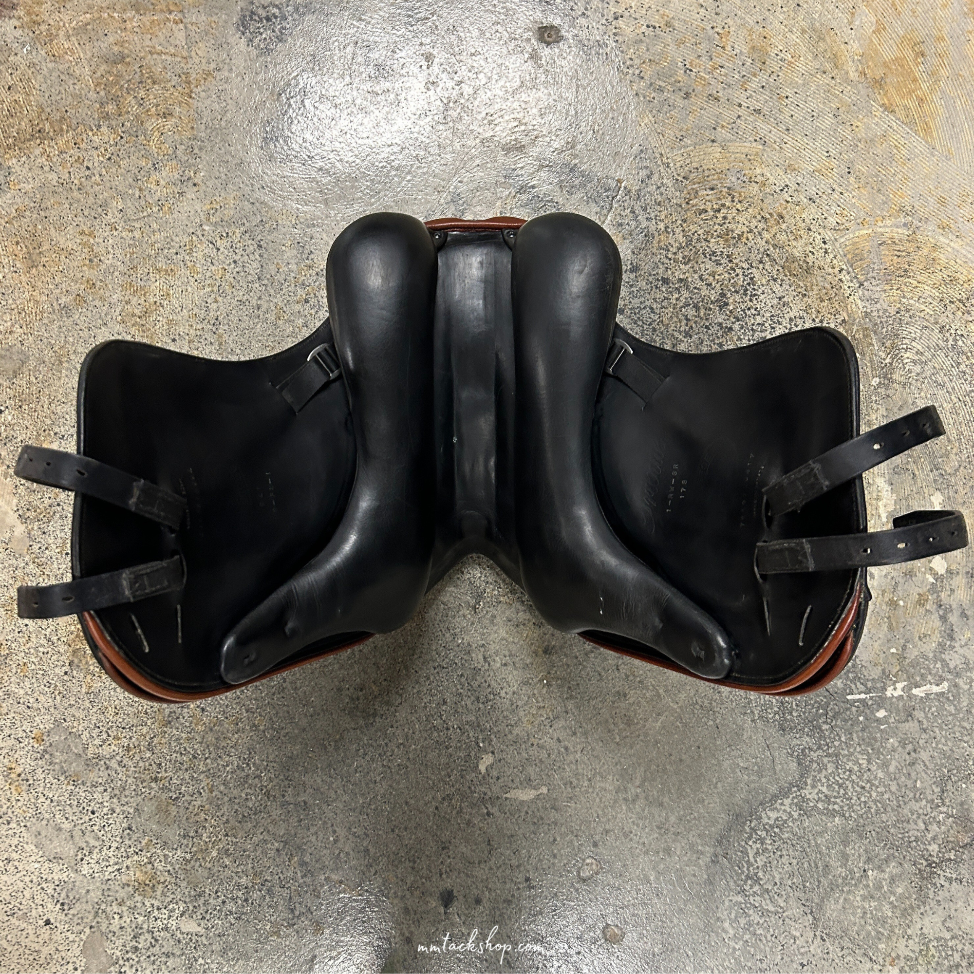 Used 17.5" Schlesse Tribute Monoflap Dressage Saddle