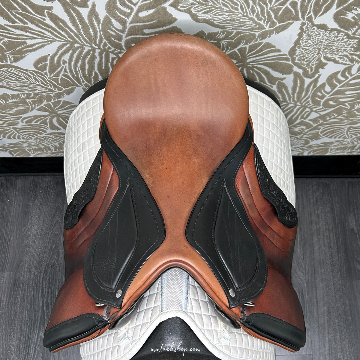 Used 17.5" Schlesse Tribute Monoflap Dressage Saddle