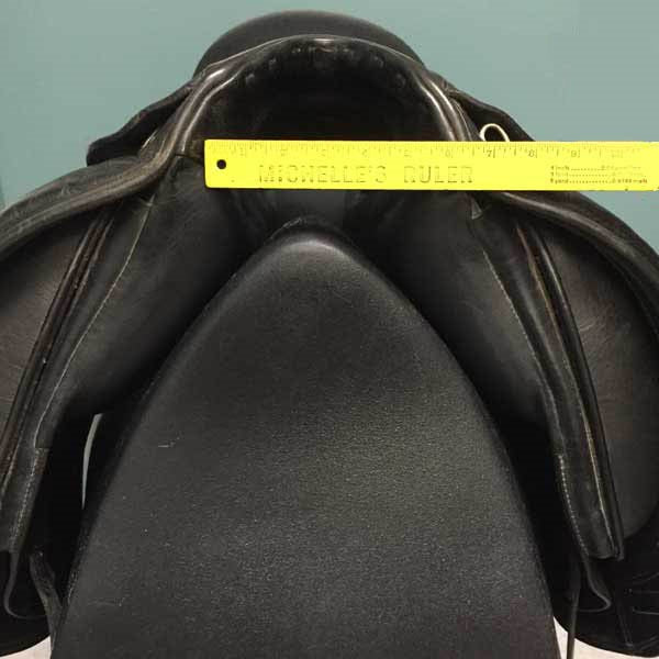 Used 17.5" Schleese Infinity Dressage Saddle