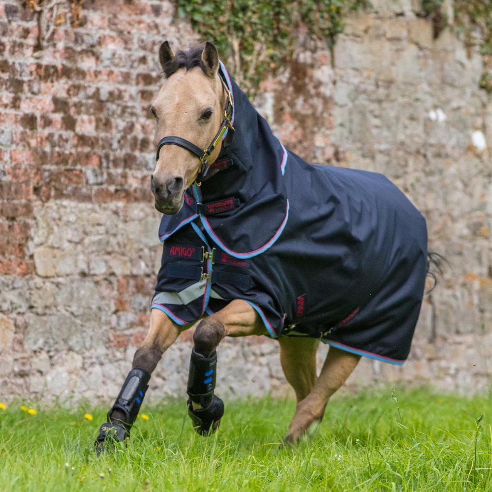 Amigo Bravo 12 Pony Plus Turnout, 400gm Heavy