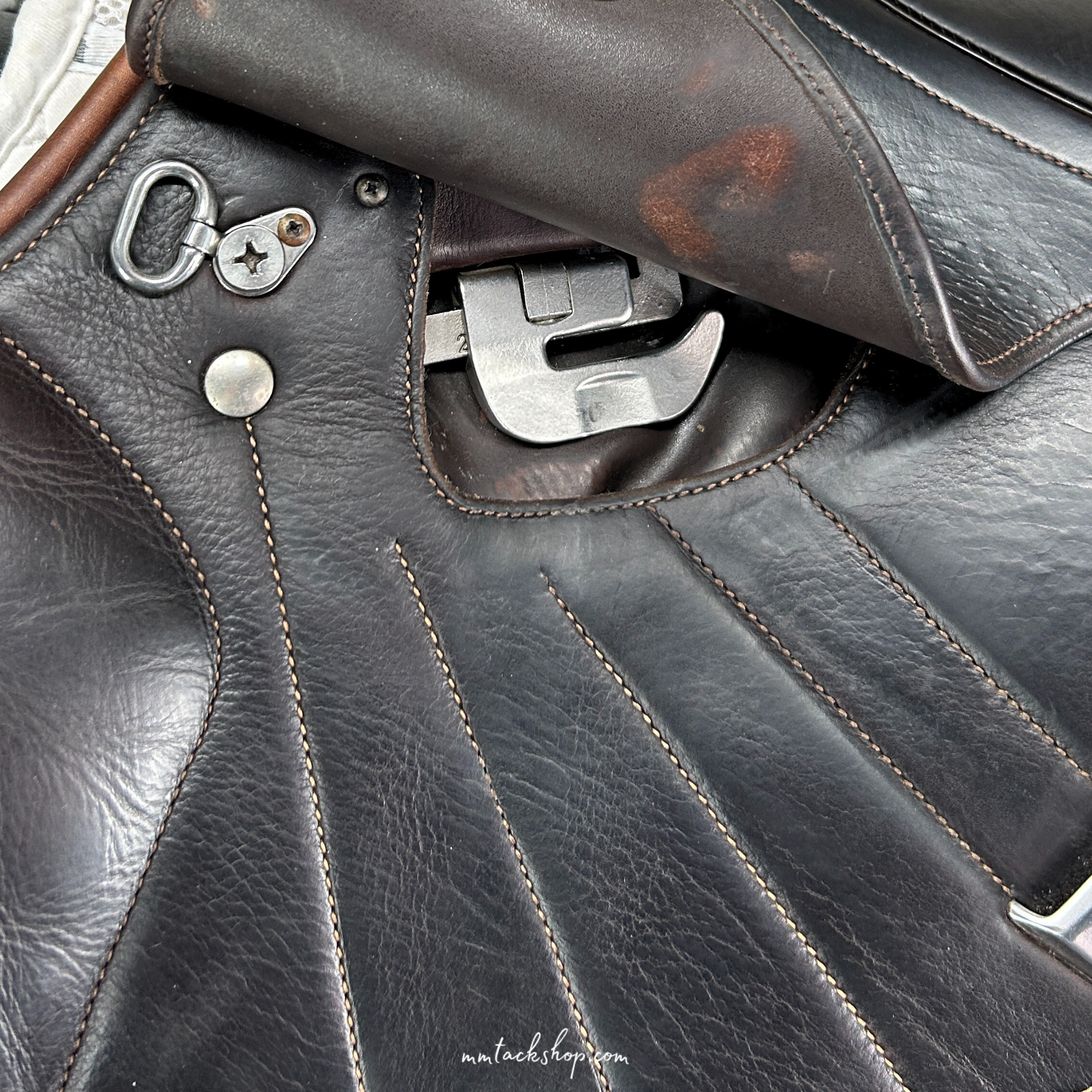 Bates Victrix Jump Saddle