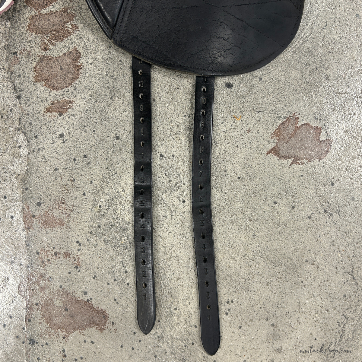 Used 18" Custom Advantage R Dressage Saddle