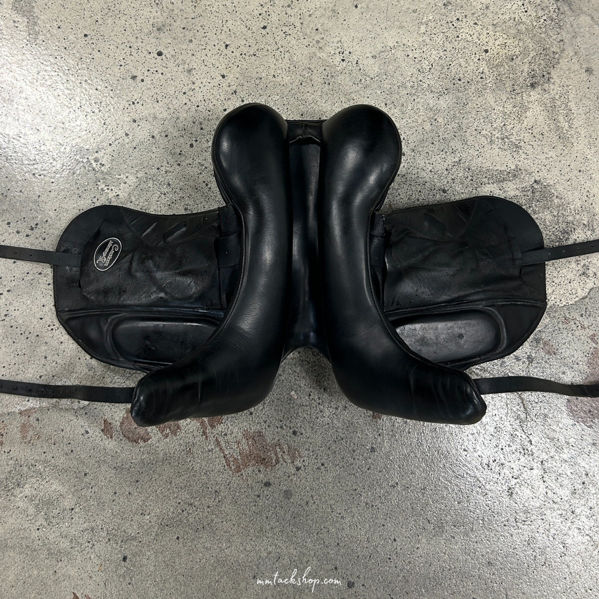 Used 18" Custom Advantage R Dressage Saddle