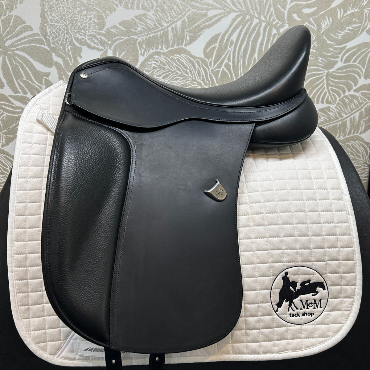 DEMO 18" Bates CAIR Classic Dressage Saddle