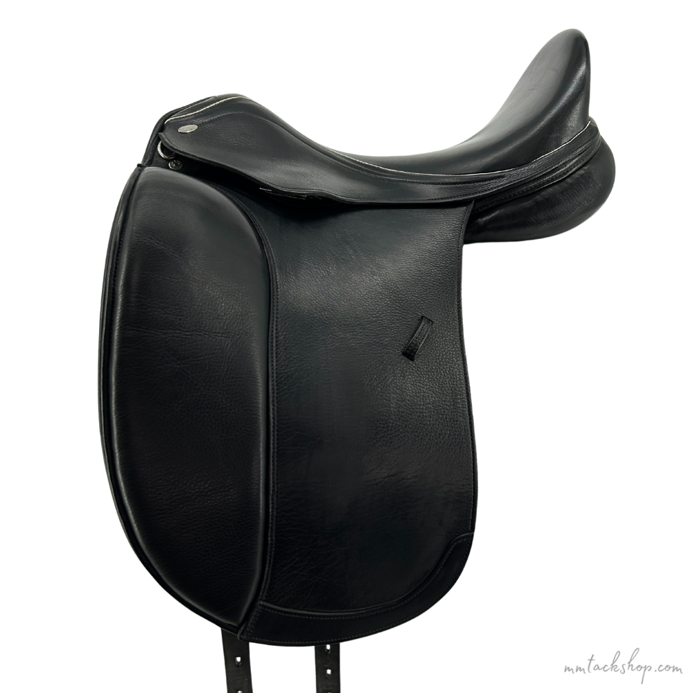 Kentaur Ithaka Dressage Saddle Near Side