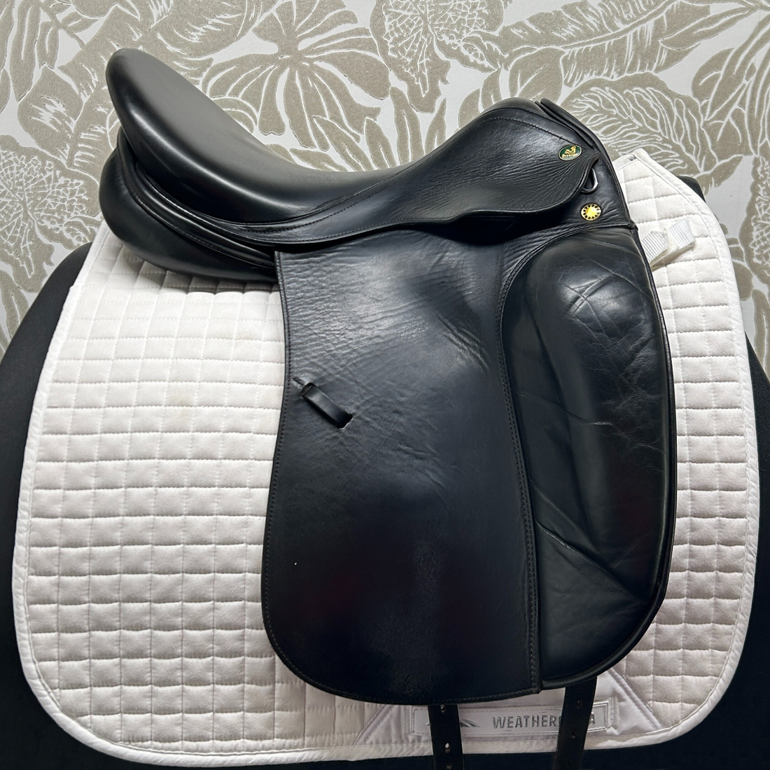 Used Prestige D2000 Dressage Saddle