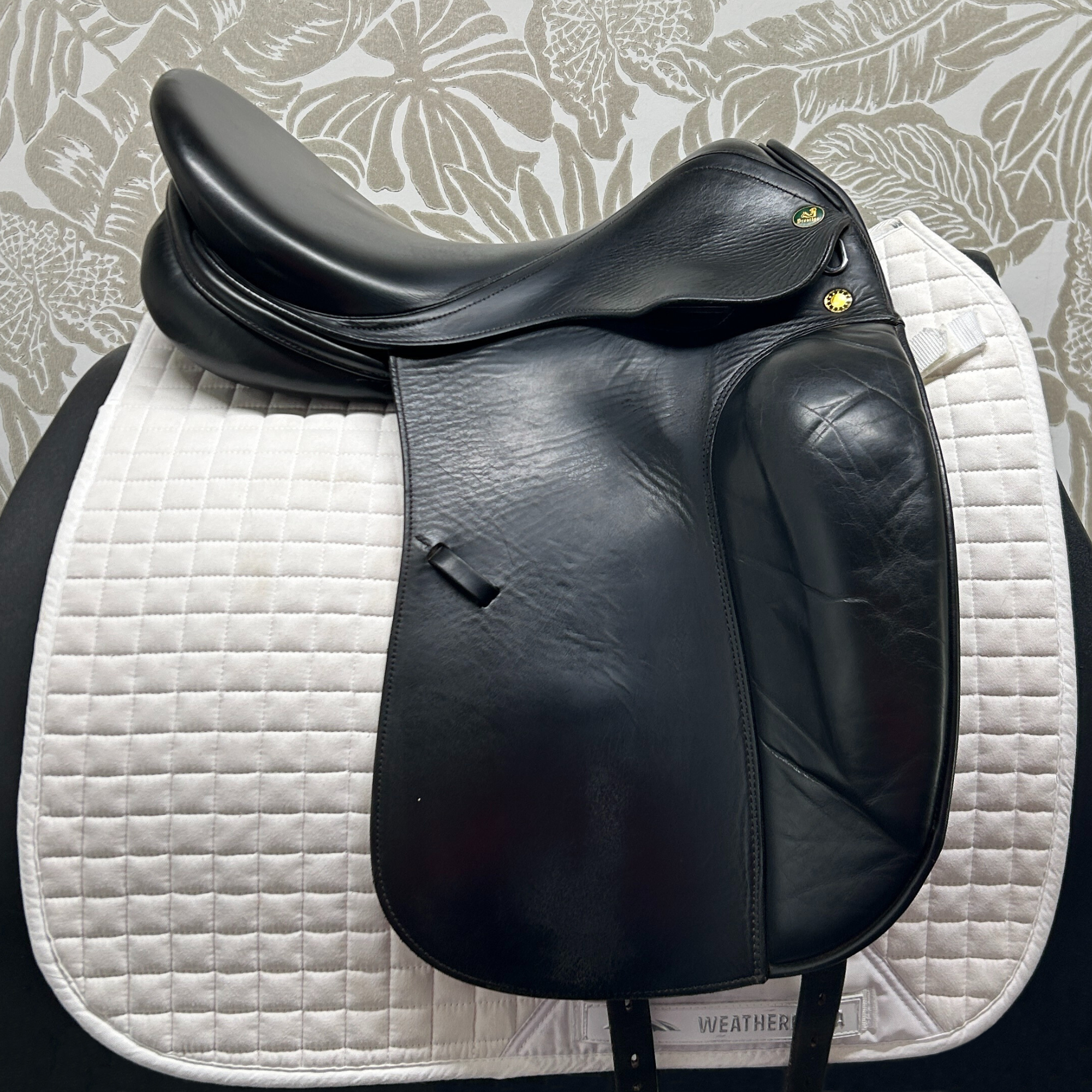 Used Prestige D2000 Dressage Saddle