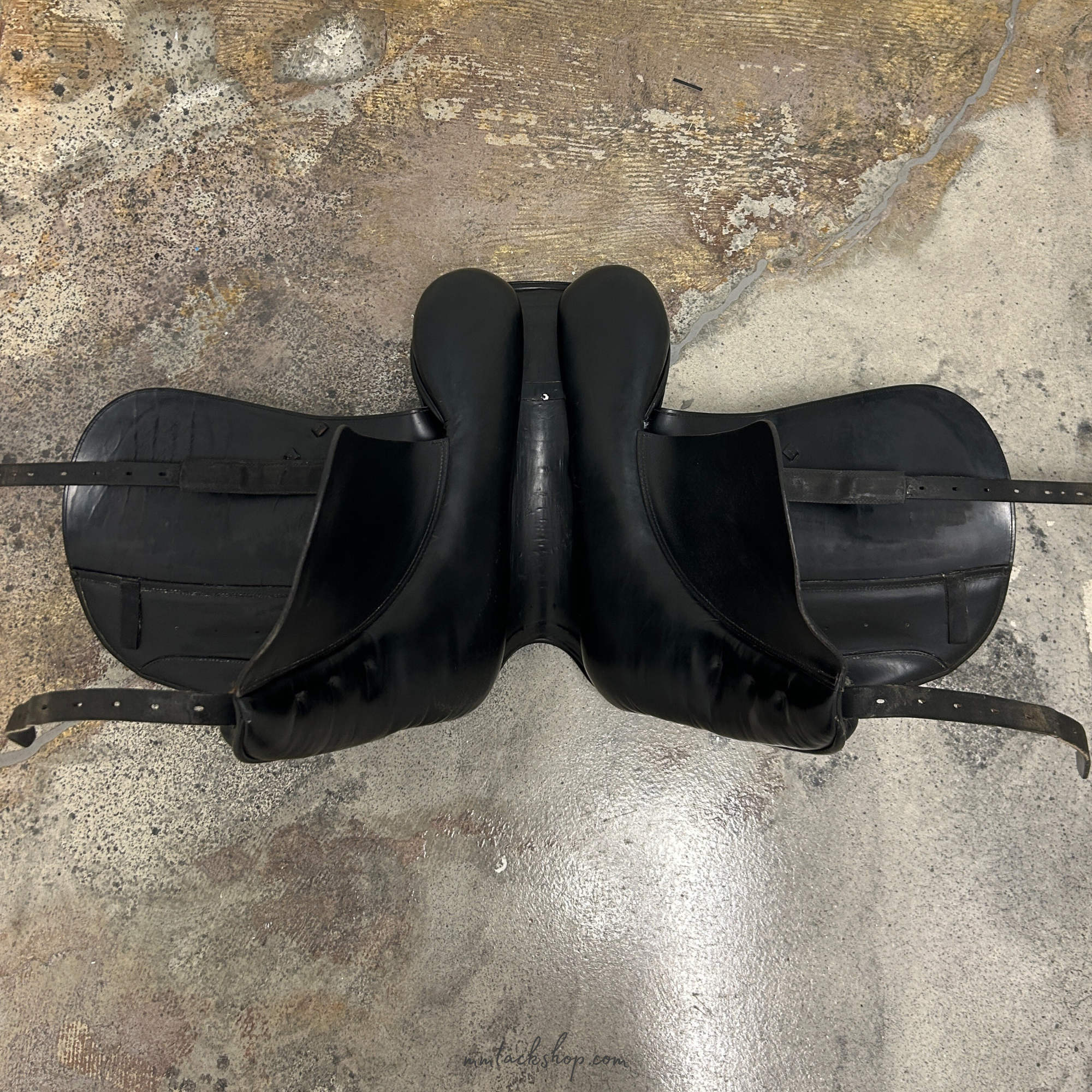 Used Prestige D2000 Dressage Saddle