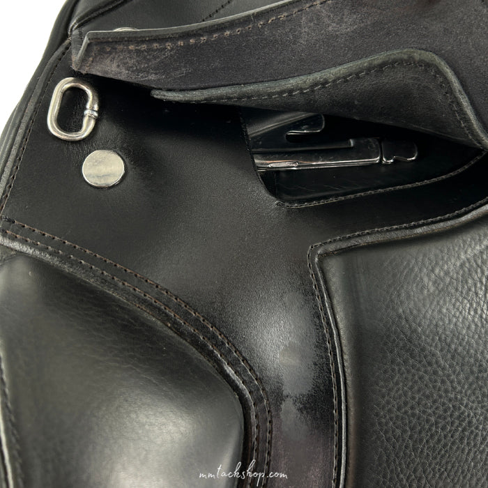 Used 18" DP Nova Flex Duette DL Monoflap Dressage Saddle