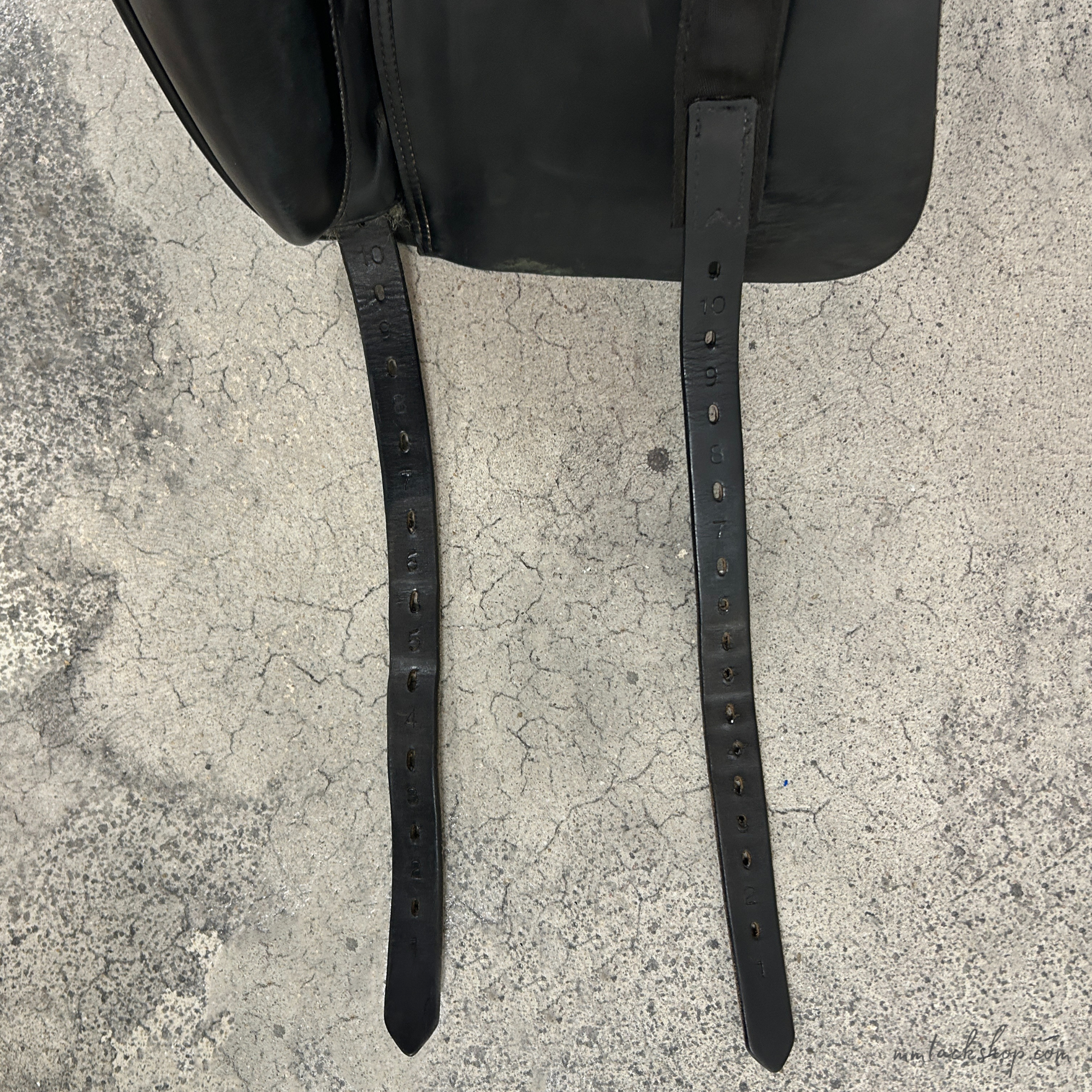 Used Prestige D2000 Dressage Saddle