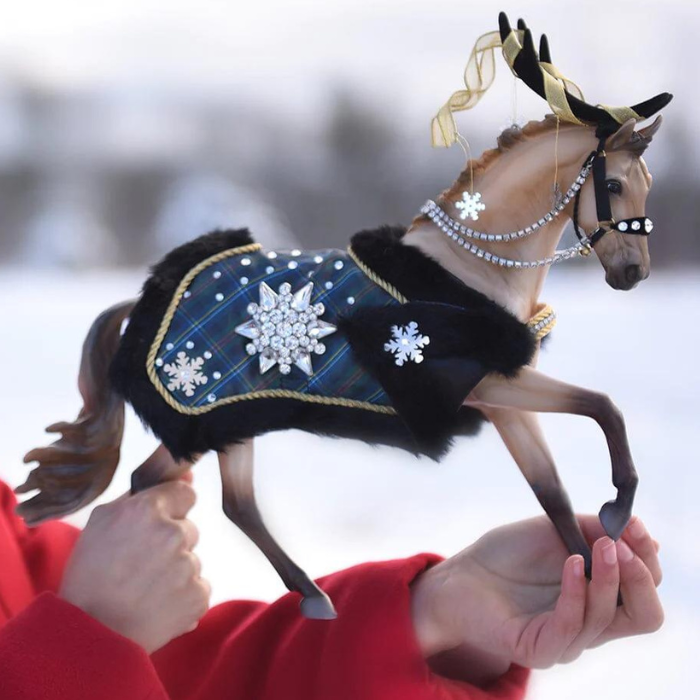 Breyer Highlander 2023 Holiday Horse