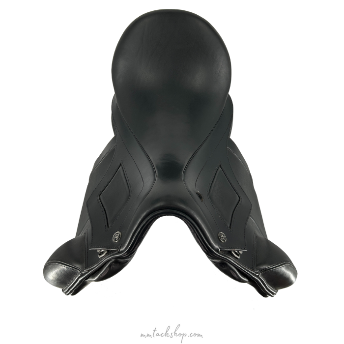 Used 18" DP Nova Flex Duette DL Monoflap Dressage Saddle