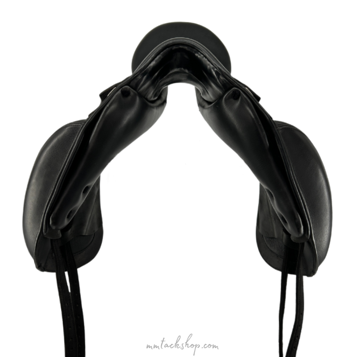 Used 18" DP Nova Flex Duette DL Monoflap Dressage Saddle
