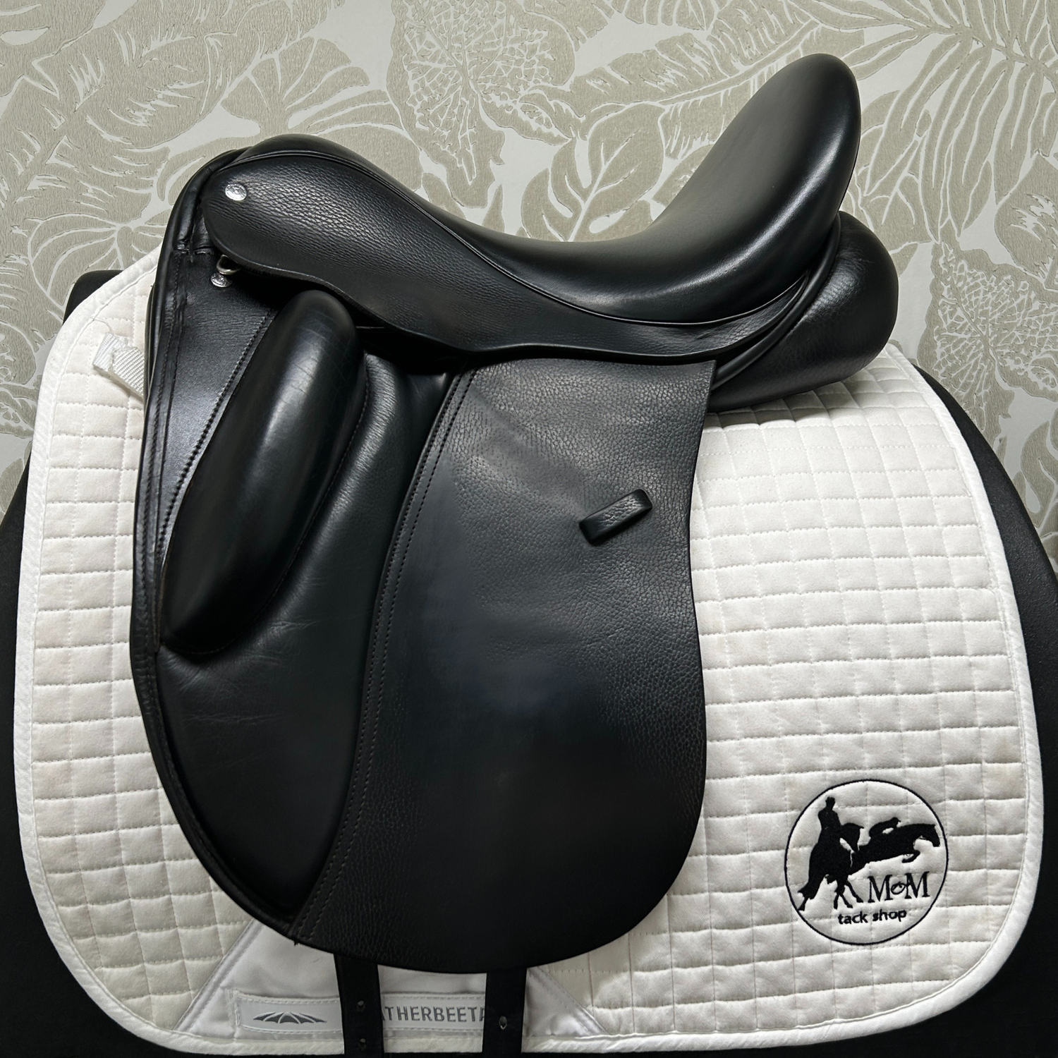 Used 17&quot; Custom Wolfgang Signature Solo Dressage Saddle
