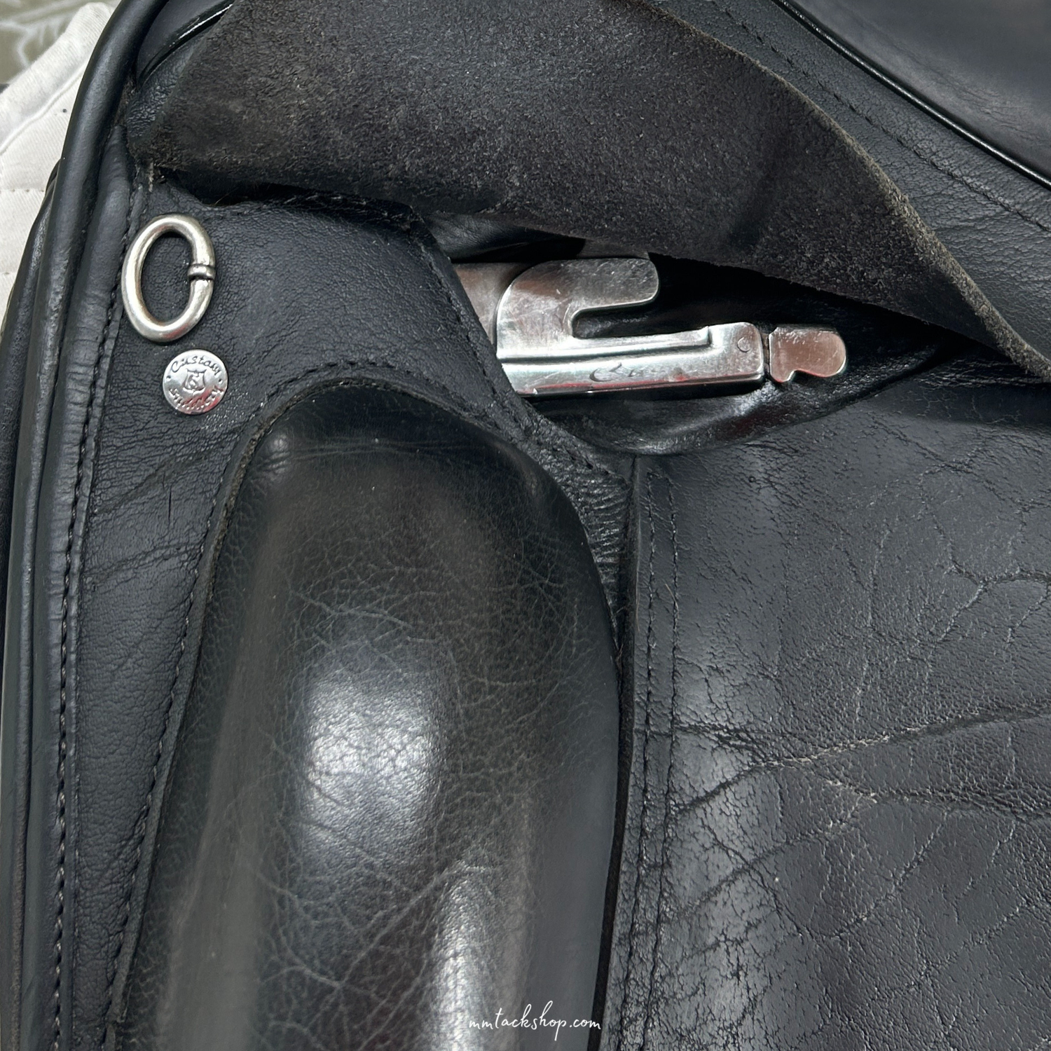 Used Custom Advantage R Dressage Saddle
