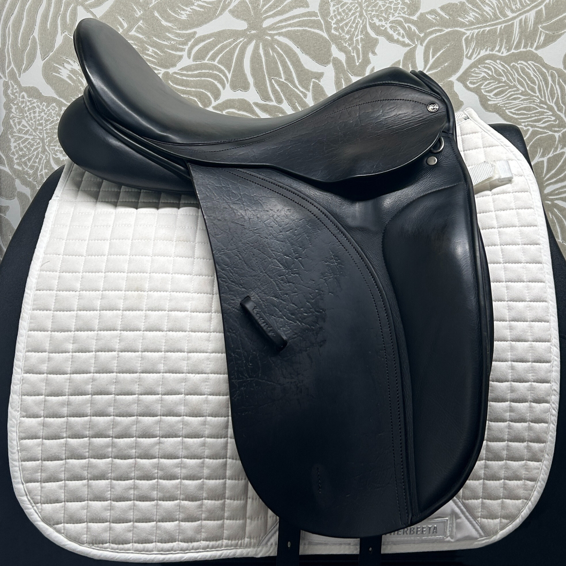 Used County Connection Dressage Saddle