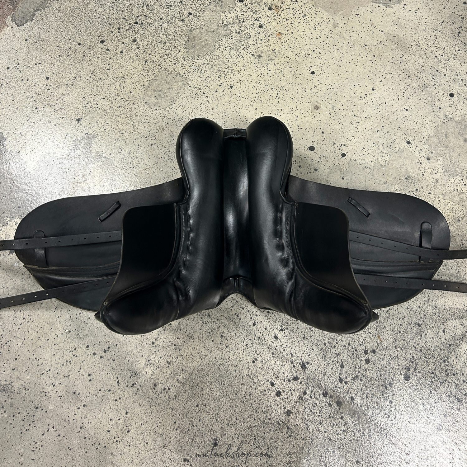 Used County Connection Dressage Saddle