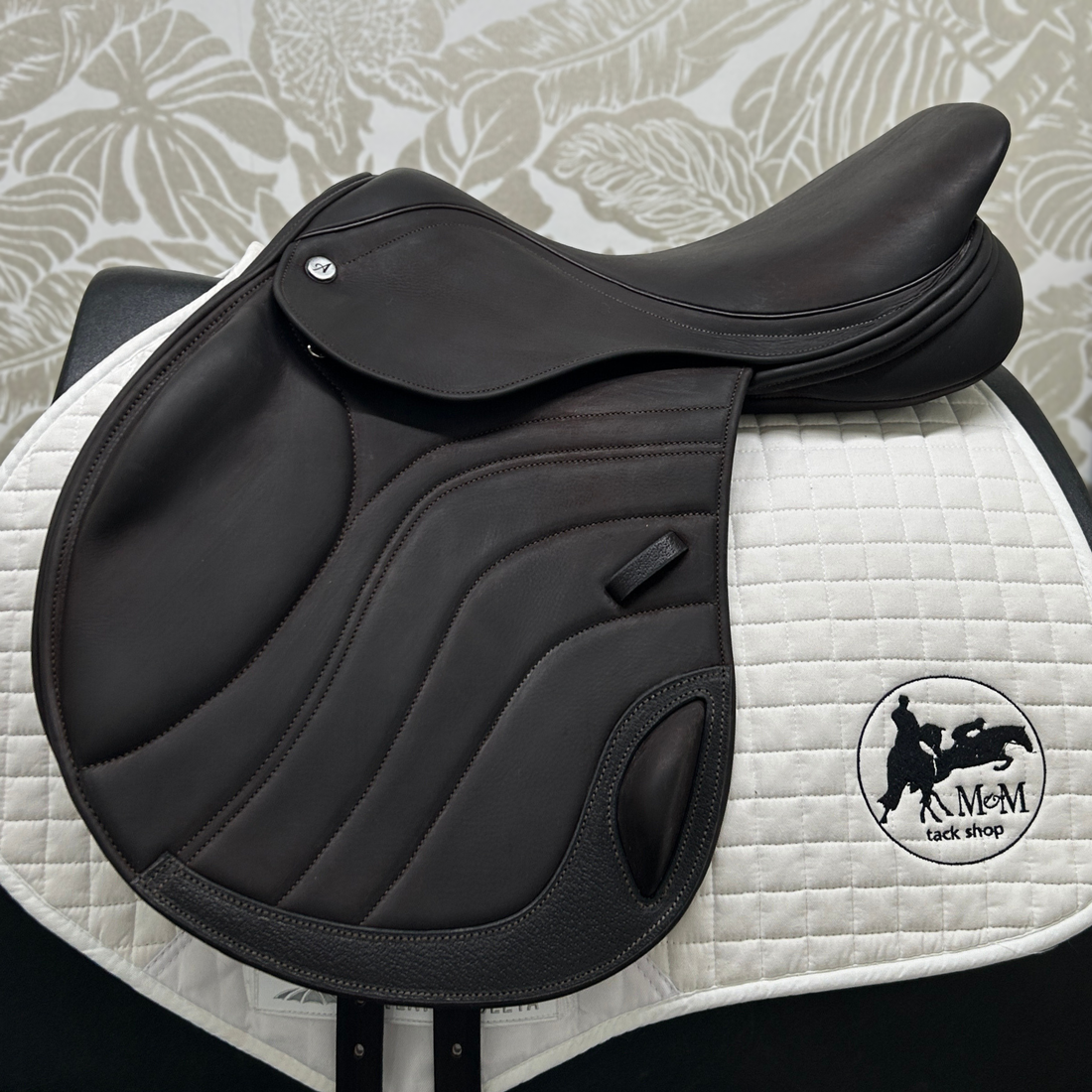 Albion Kontinuum Monoflap Jump Saddle 17.5", Med/Wide