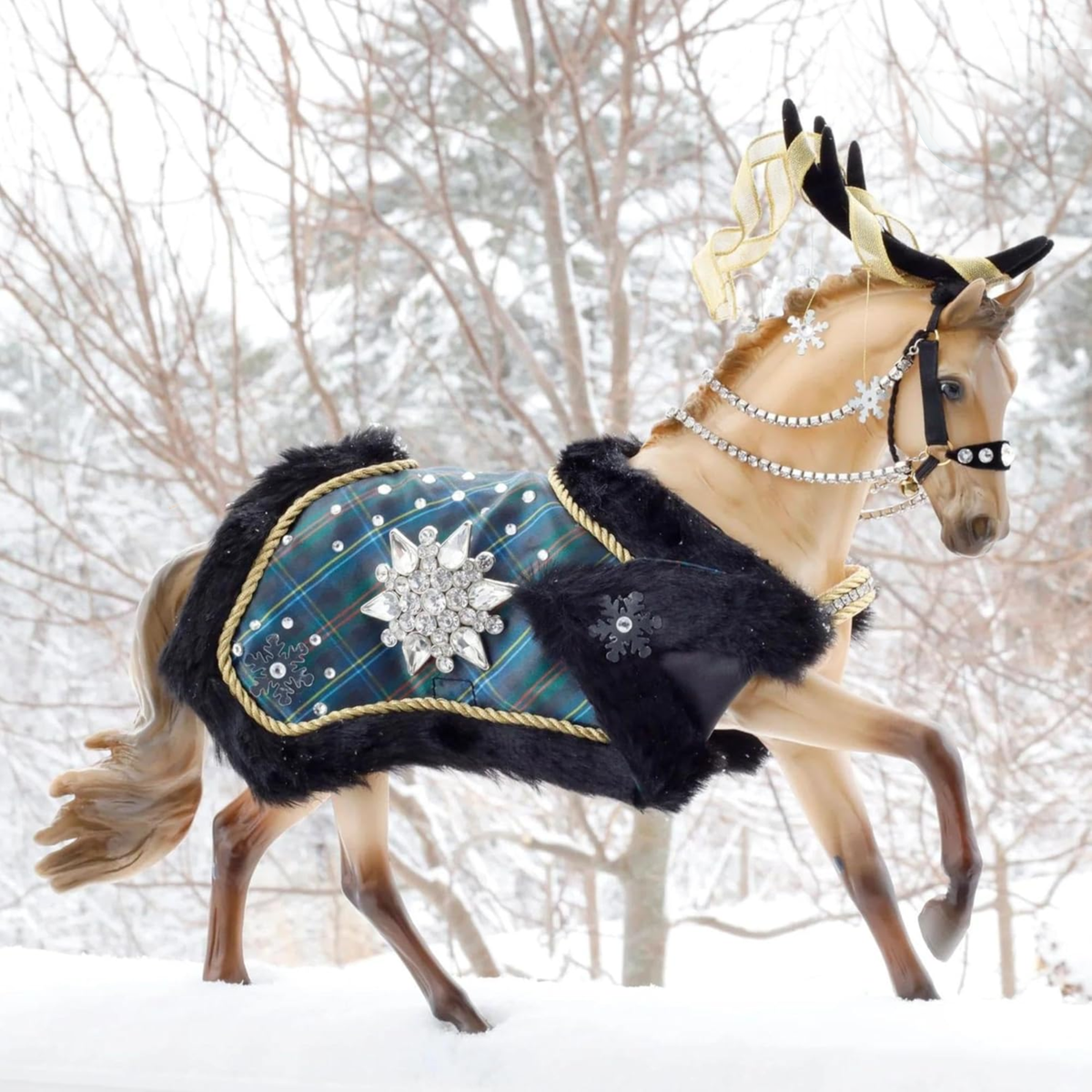 Breyer Highlander 2023 Holiday Horse