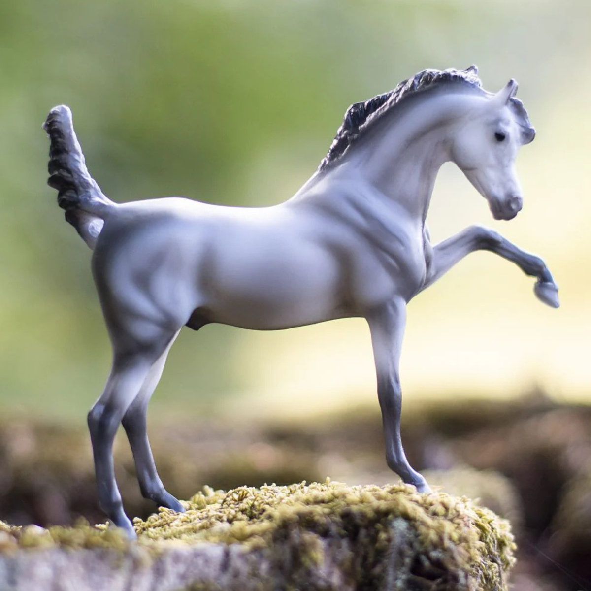 Breyer® Mystery Horse Surprise: Exquisite Equines Series 
