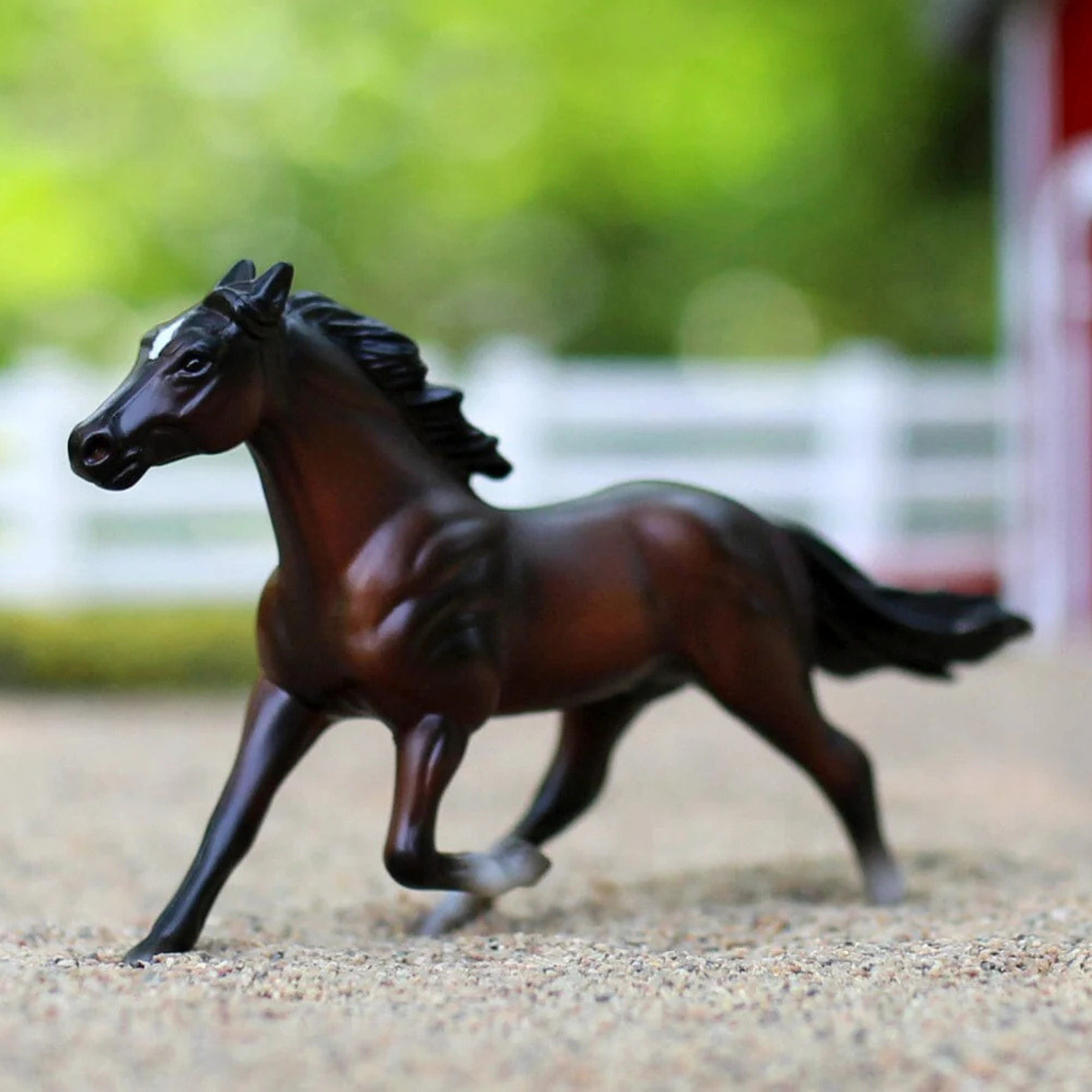Breyer® Mystery Horse Surprise: Exquisite Equines Series 