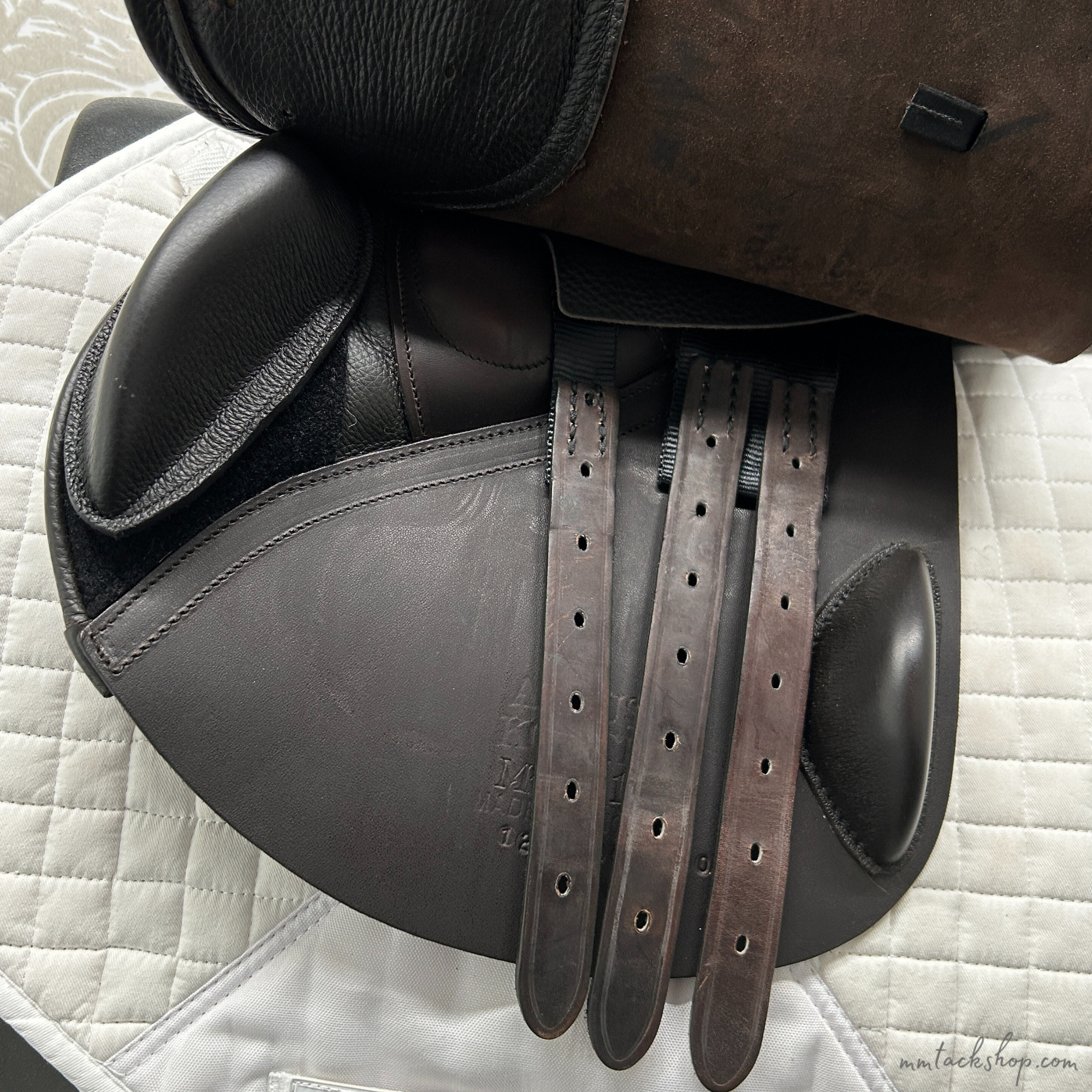 DEMO 17.5" Albion Kontrol Deep, Forward Flap Jump Saddle Medium