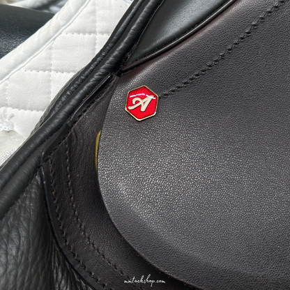 DEMO 17.5" Albion Kontrol Deep, Forward Flap Jump Saddle Medium