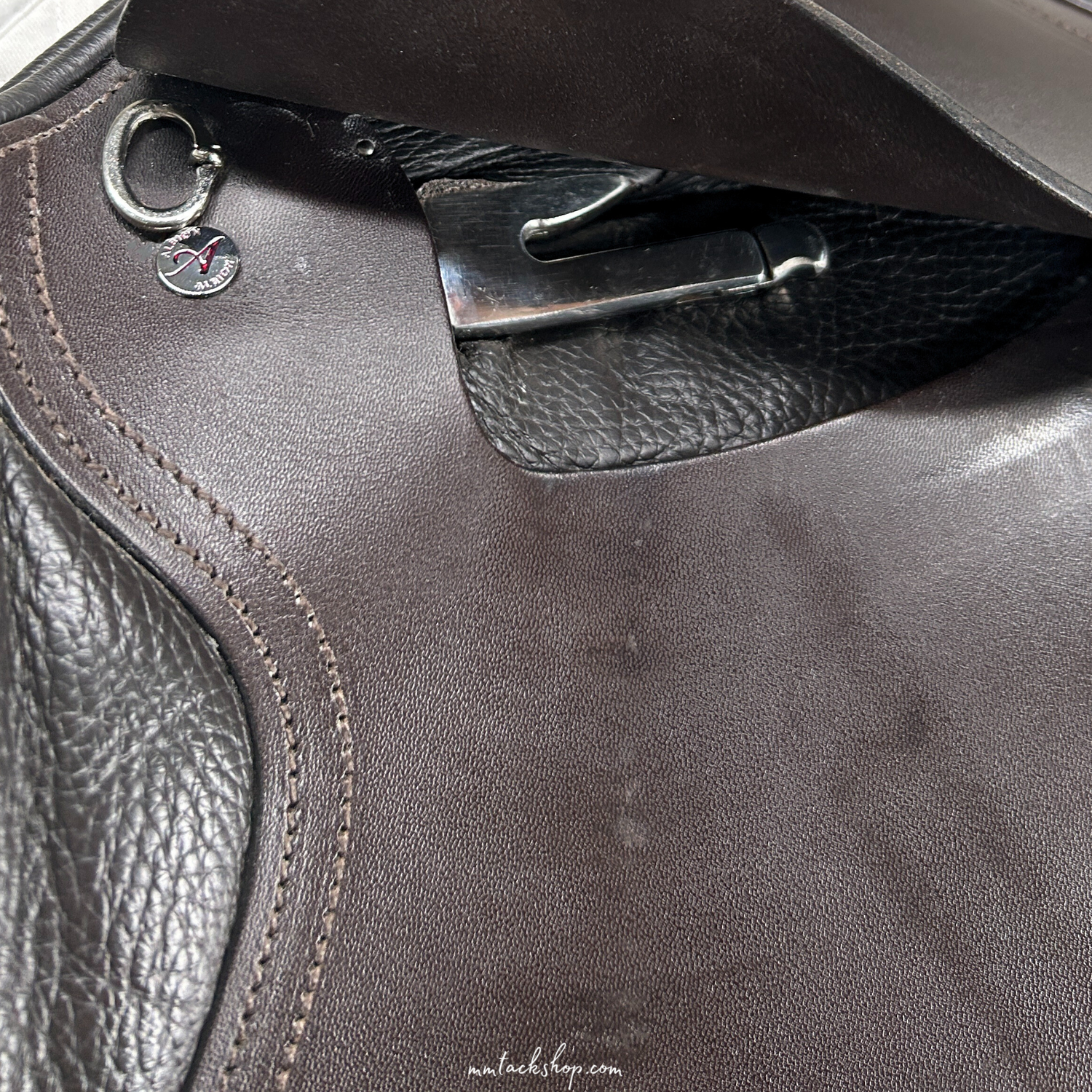 DEMO 17.5" Albion Kontrol Flat Forward Jump Saddle, Wide