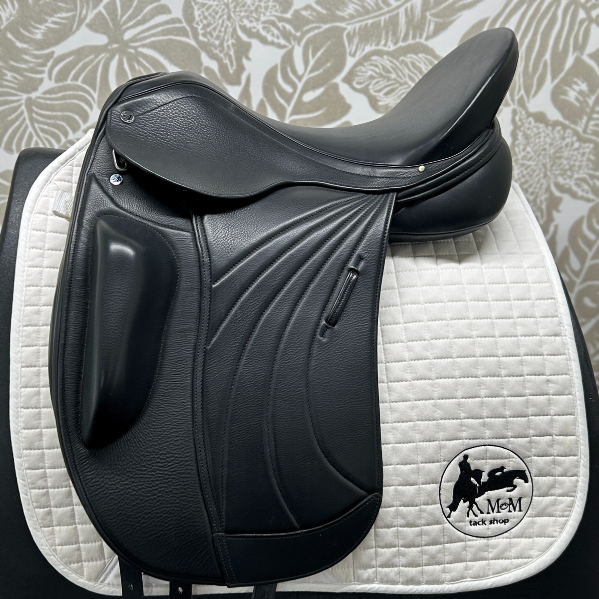 DEMO 17.5" Albion SLK MK3 Monoflap Dressage Saddle 17.5" Med/Wide