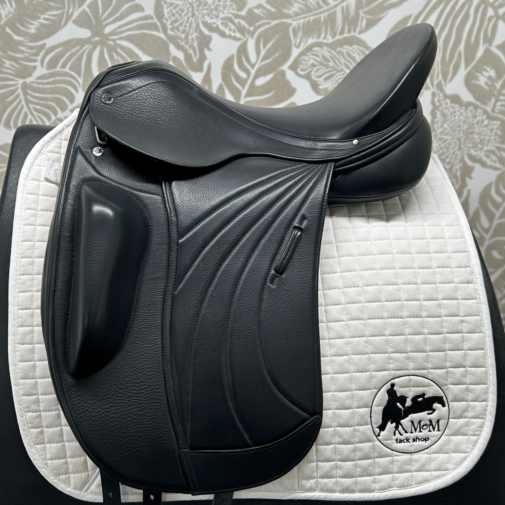 DEMO 17.5" Albion SLK MK3 Monoflap Dressage Saddle 17.5" Med/Wide