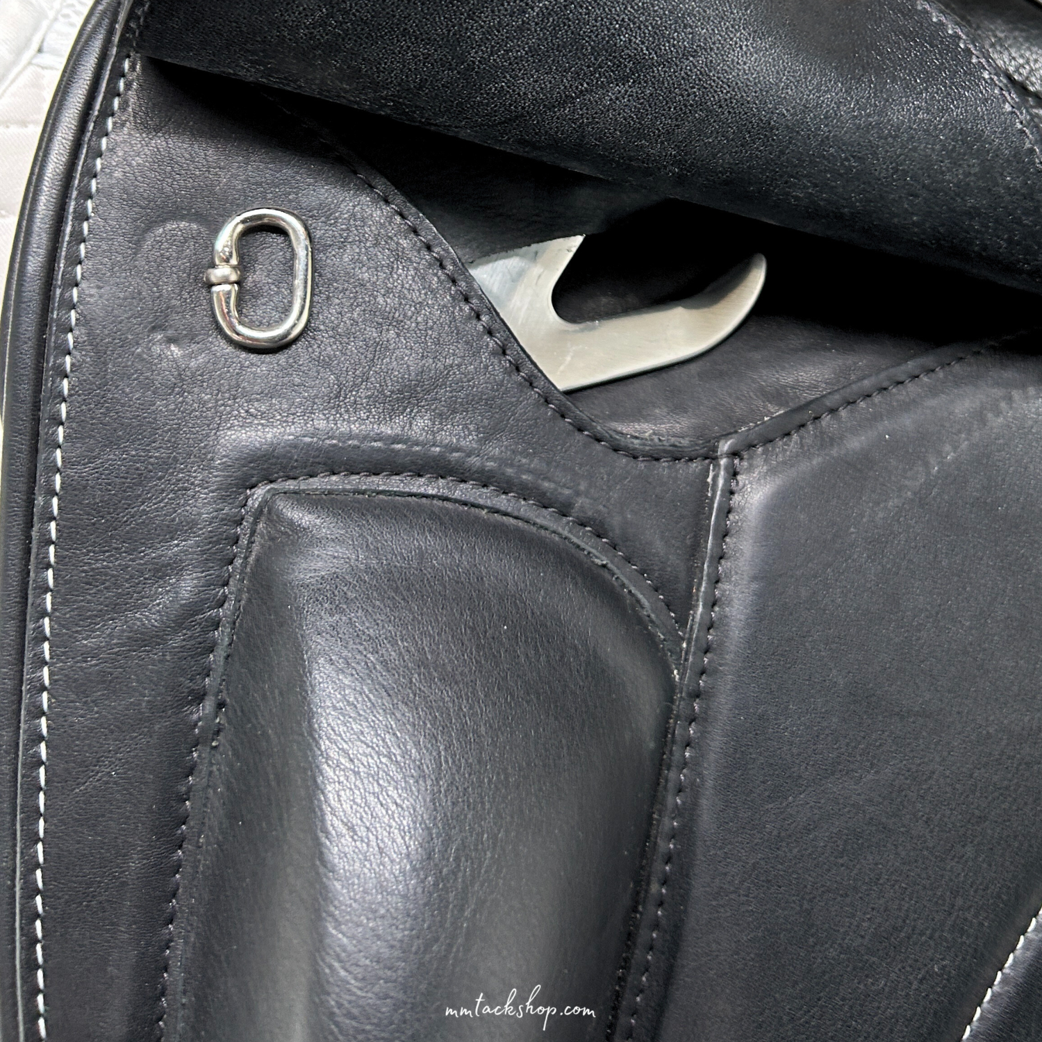 DEMO 18" Fairfax World Class I Dressage Saddle, Petite Flap