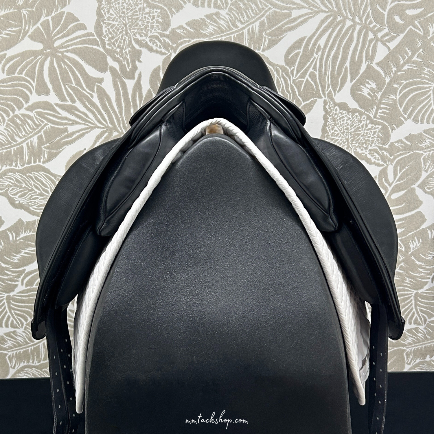 DEMO 18" Fairfax World Class I Dressage Saddle, Petite Flap